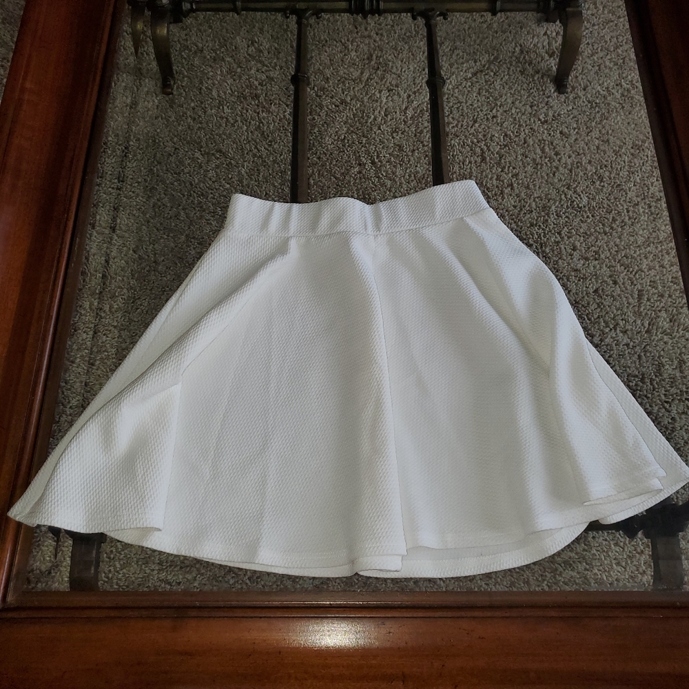 White mini skirt from Agaci